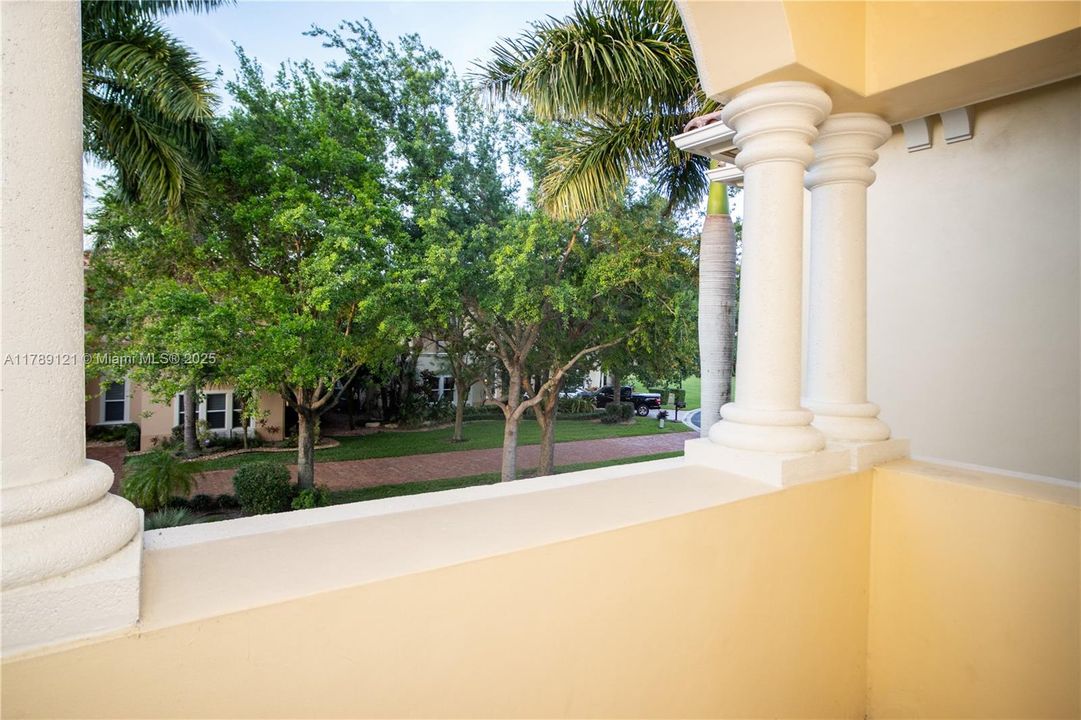 Recently Sold: $1,748,000 (5 beds, 4 baths, 5189 Square Feet)