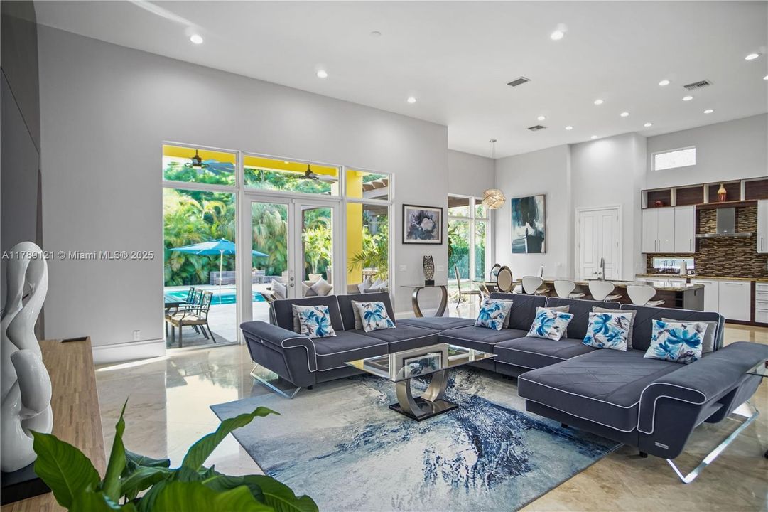 Recently Sold: $1,748,000 (5 beds, 4 baths, 5189 Square Feet)