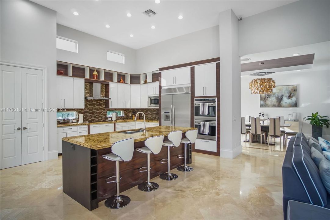 Recently Sold: $1,748,000 (5 beds, 4 baths, 5189 Square Feet)