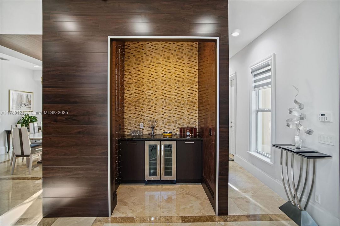 Recently Sold: $1,748,000 (5 beds, 4 baths, 5189 Square Feet)