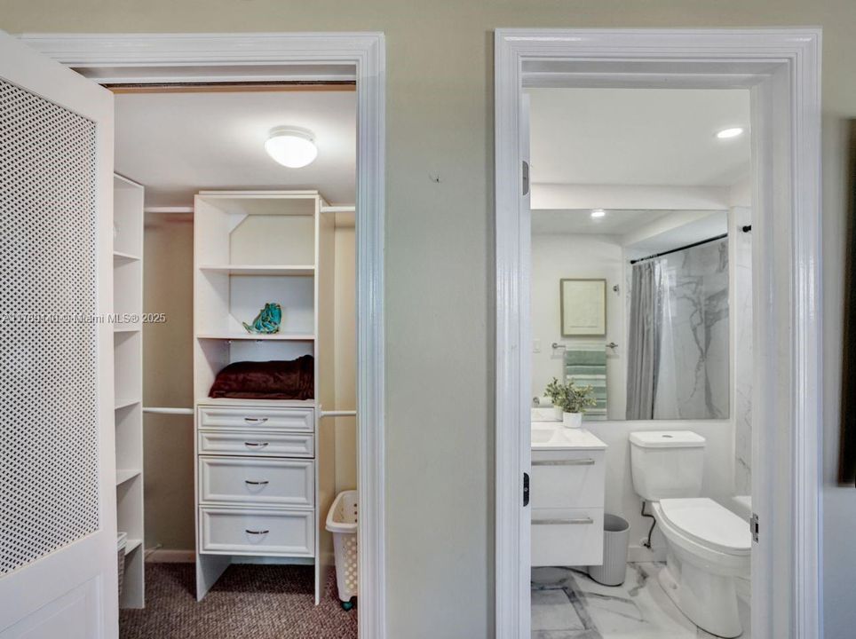 Activo con contrato: $2,700 (2 camas, 2 baños, 1070 Pies cuadrados)