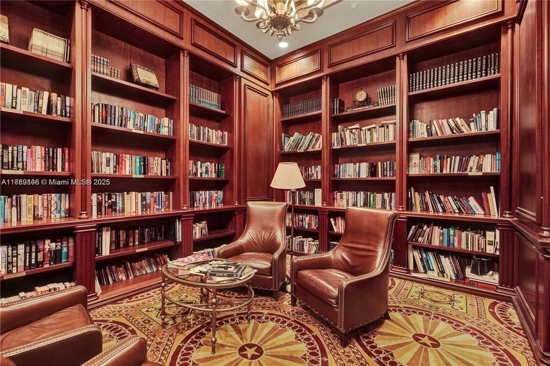 合同活跃: $549,999 (2 贝兹, 2 浴室, 1606 平方英尺)