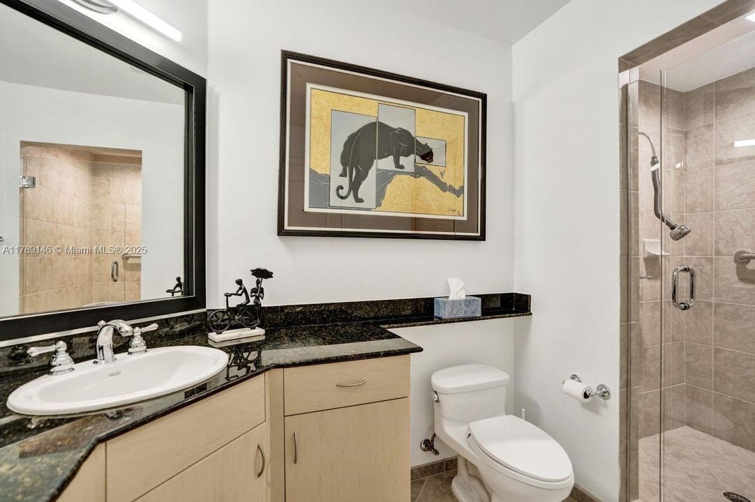 合同活跃: $549,999 (2 贝兹, 2 浴室, 1606 平方英尺)