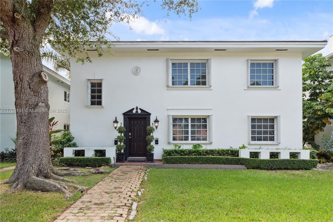 Recently Rented: $3,450 (2 beds, 1 baths, 1350 Square Feet)