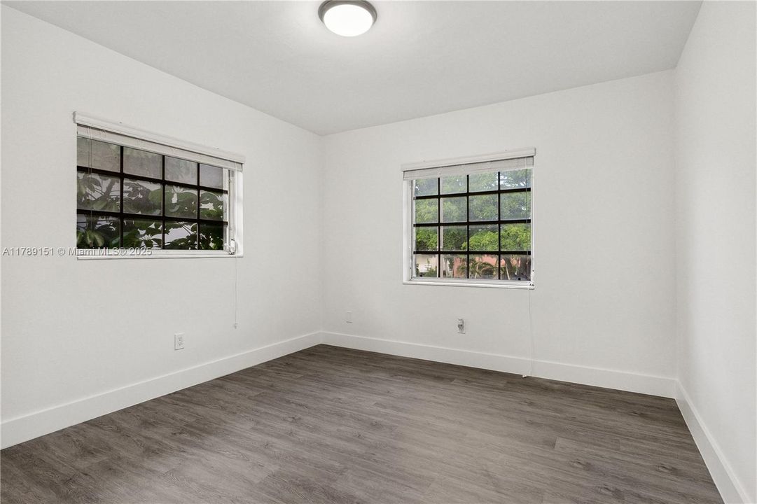 Recently Rented: $3,450 (2 beds, 1 baths, 1350 Square Feet)