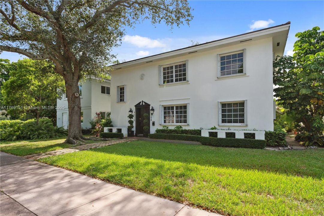 Recently Rented: $3,450 (2 beds, 1 baths, 1350 Square Feet)