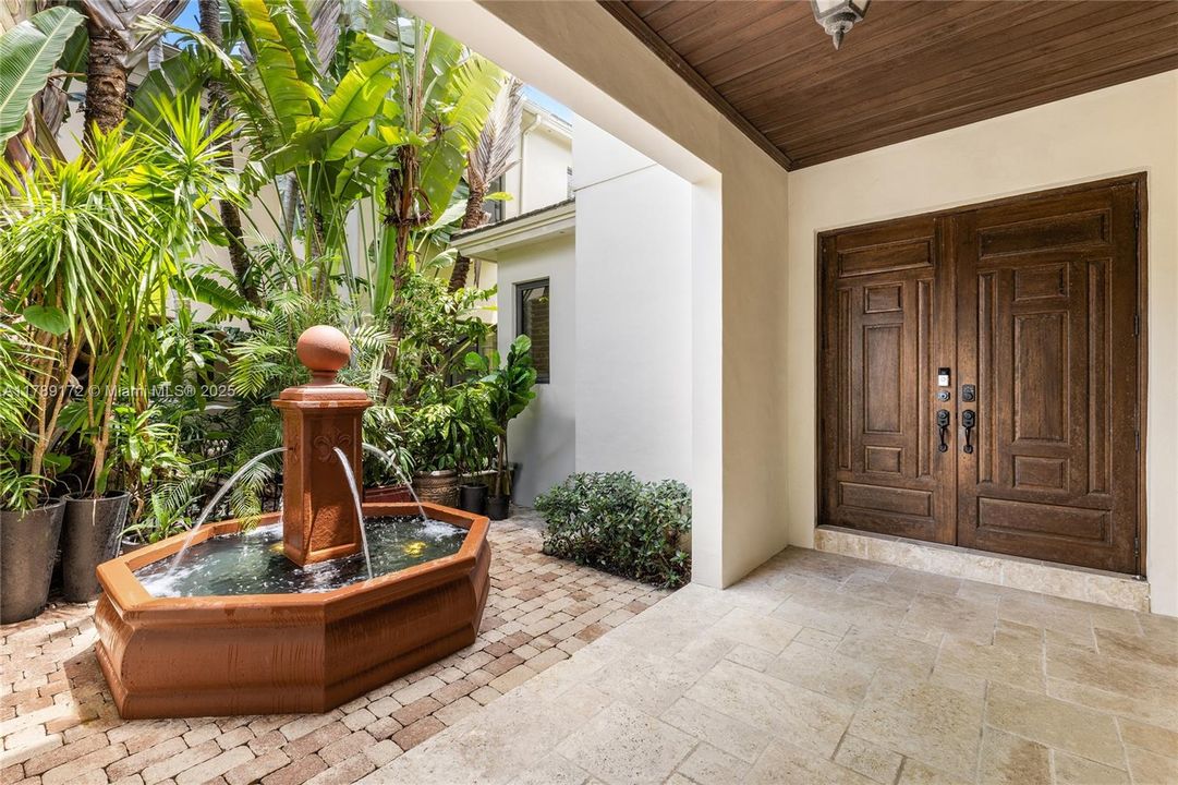 Activo con contrato: $3,980,000 (5 camas, 5 baños, 4602 Pies cuadrados)