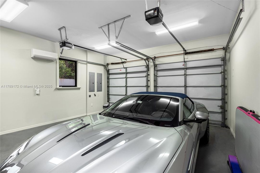 Activo con contrato: $3,980,000 (5 camas, 5 baños, 4602 Pies cuadrados)