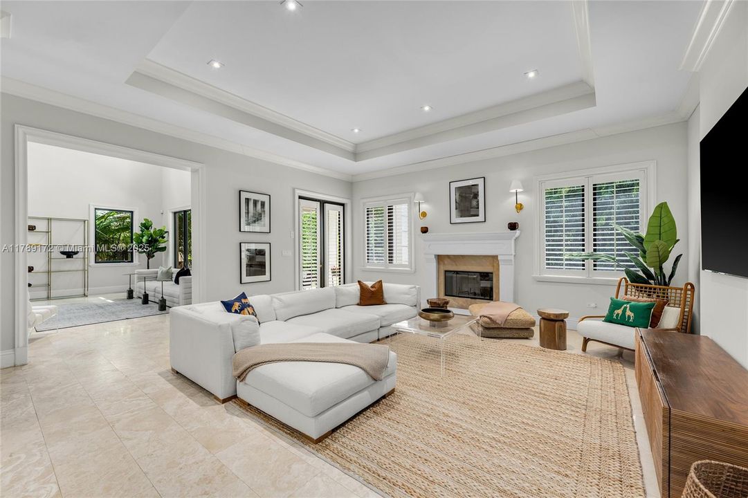 Activo con contrato: $3,980,000 (5 camas, 5 baños, 4602 Pies cuadrados)