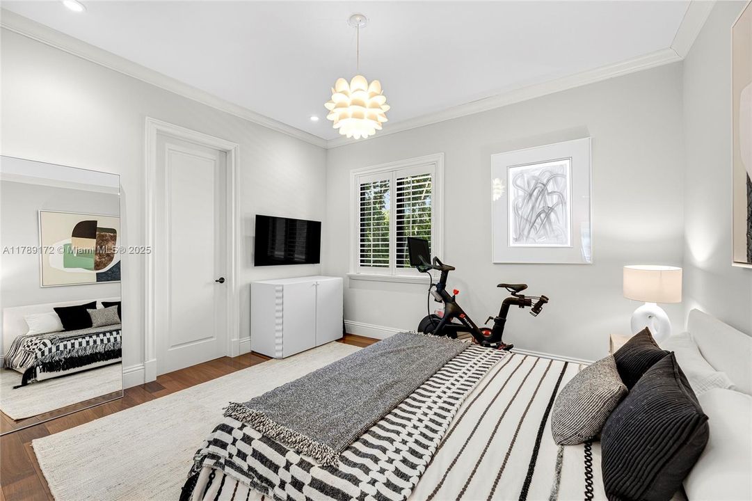 Activo con contrato: $3,980,000 (5 camas, 5 baños, 4602 Pies cuadrados)