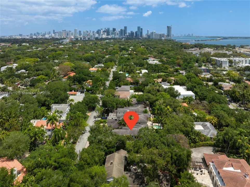 Activo con contrato: $3,980,000 (5 camas, 5 baños, 4602 Pies cuadrados)