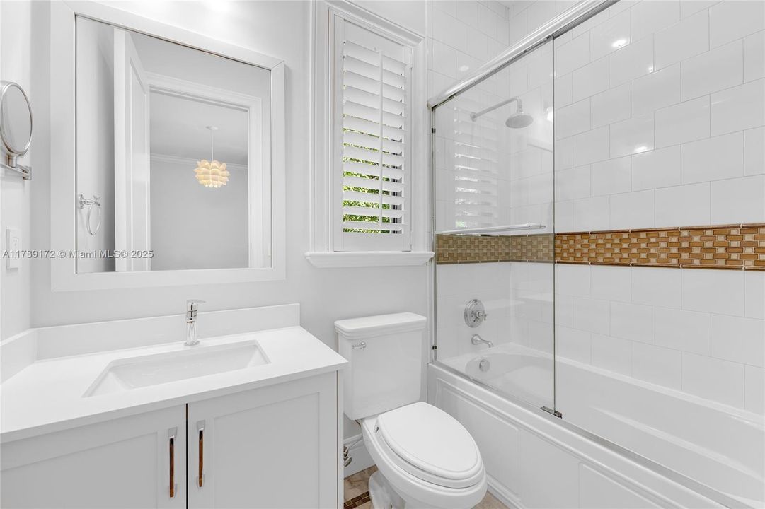 Activo con contrato: $3,980,000 (5 camas, 5 baños, 4602 Pies cuadrados)