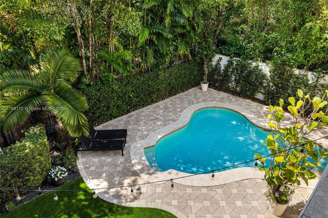 Activo con contrato: $3,980,000 (5 camas, 5 baños, 4602 Pies cuadrados)