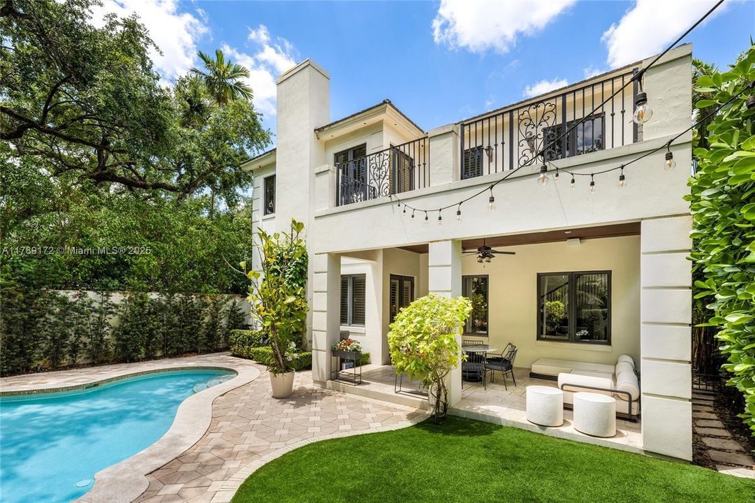 Activo con contrato: $3,980,000 (5 camas, 5 baños, 4602 Pies cuadrados)