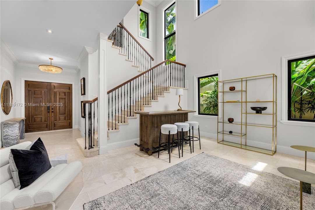 Activo con contrato: $3,980,000 (5 camas, 5 baños, 4602 Pies cuadrados)