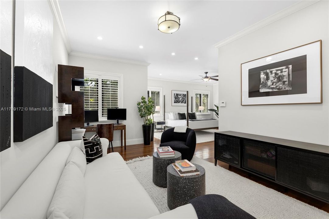 Activo con contrato: $3,980,000 (5 camas, 5 baños, 4602 Pies cuadrados)