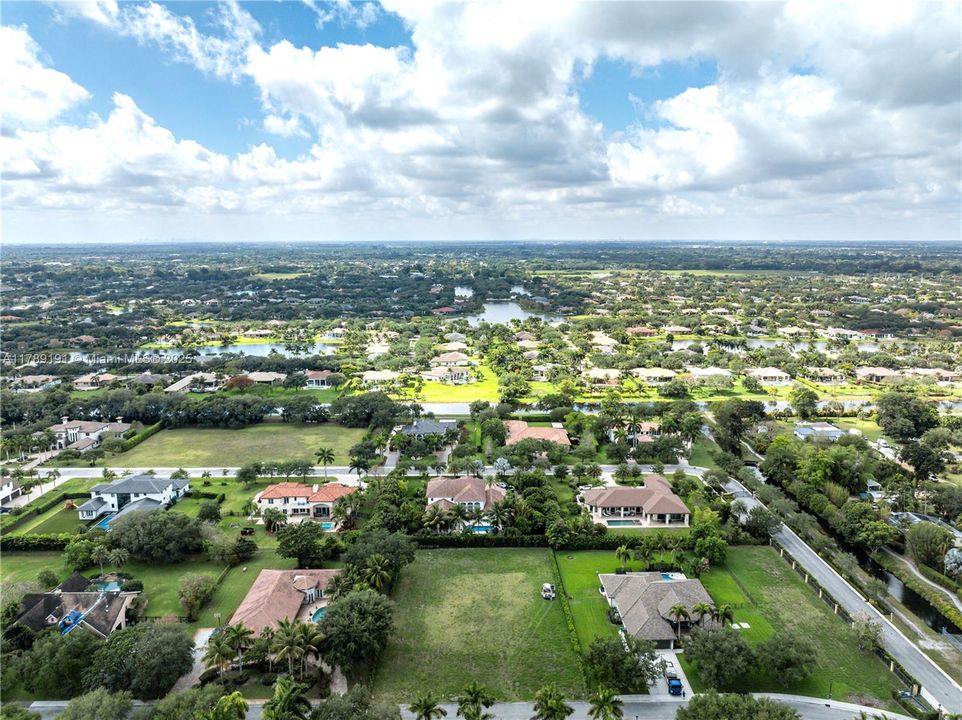 待售: $999,000 (1.00 acres)