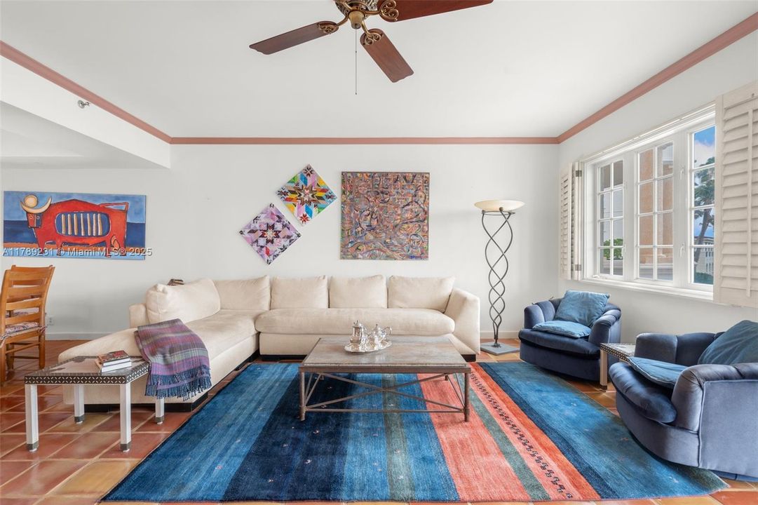 最近售出: $3,499,000 (2 贝兹, 2 浴室, 1875 平方英尺)