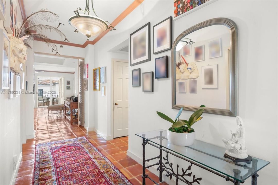 最近售出: $3,499,000 (2 贝兹, 2 浴室, 1875 平方英尺)