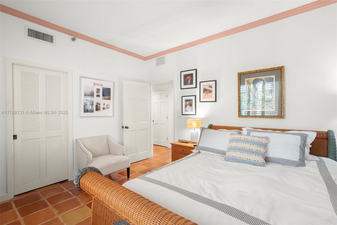 最近售出: $3,499,000 (2 贝兹, 2 浴室, 1875 平方英尺)