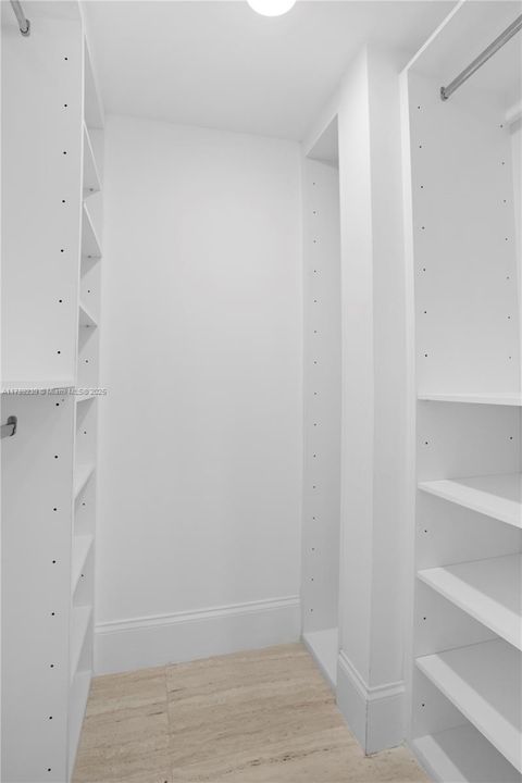 最近售出: $995,000 (3 贝兹, 2 浴室, 1305 平方英尺)