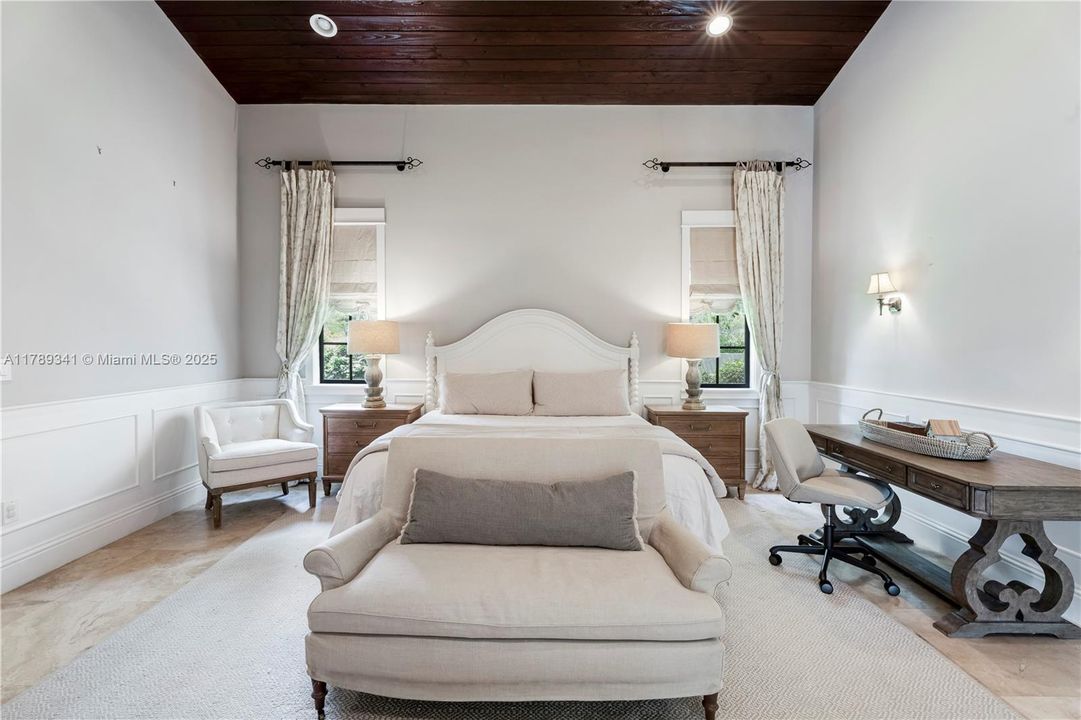 Recently Sold: $3,000,000 (6 beds, 4 baths, 4170 Square Feet)