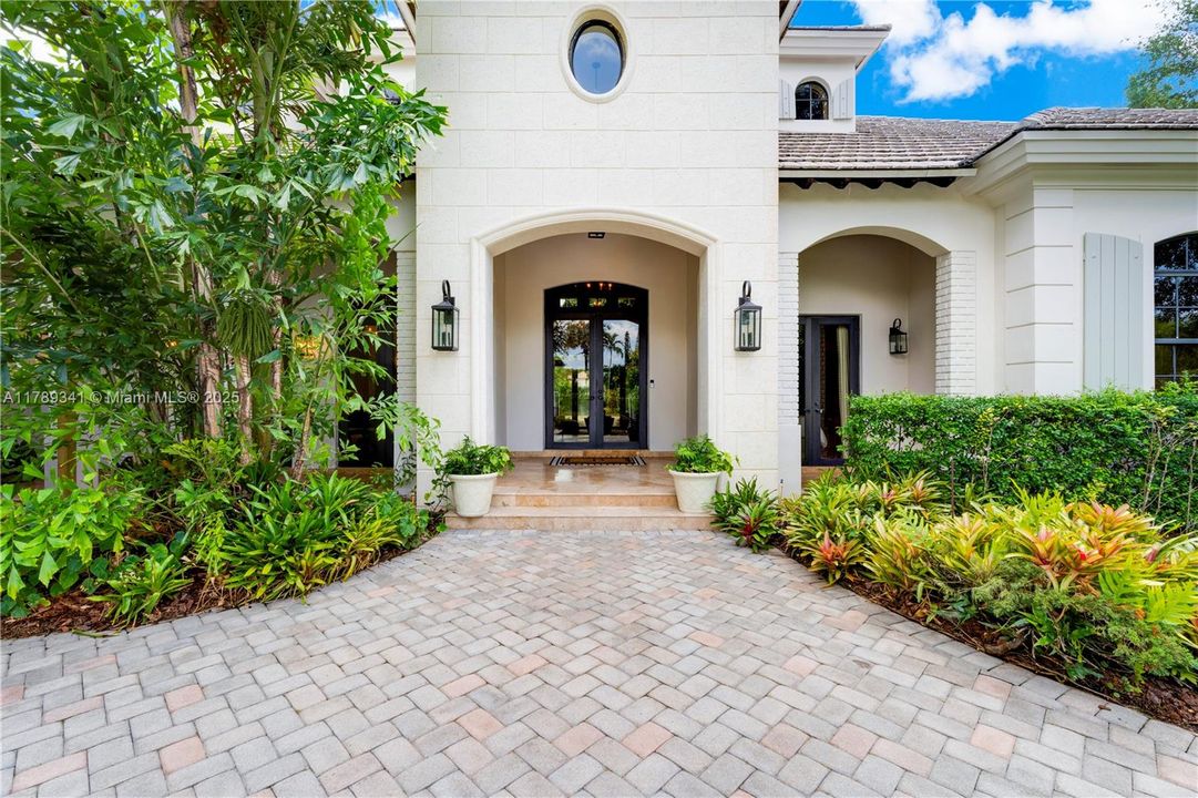 Recently Sold: $3,000,000 (6 beds, 4 baths, 4170 Square Feet)