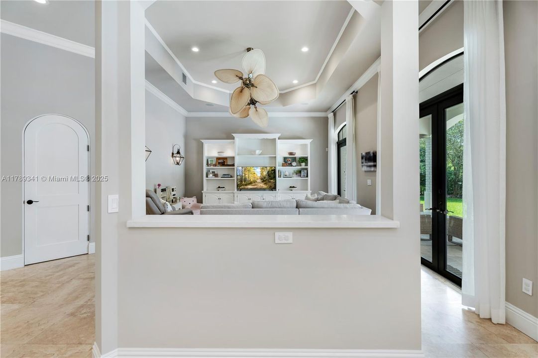 Recently Sold: $3,000,000 (6 beds, 4 baths, 4170 Square Feet)