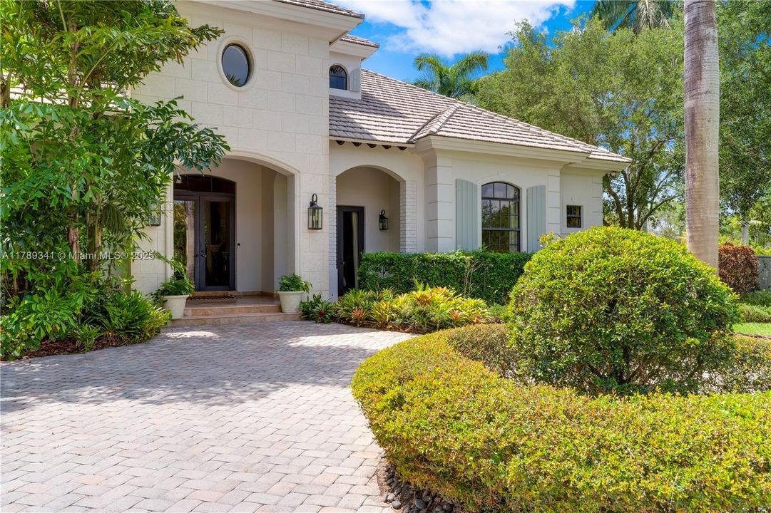 Recently Sold: $3,000,000 (6 beds, 4 baths, 4170 Square Feet)