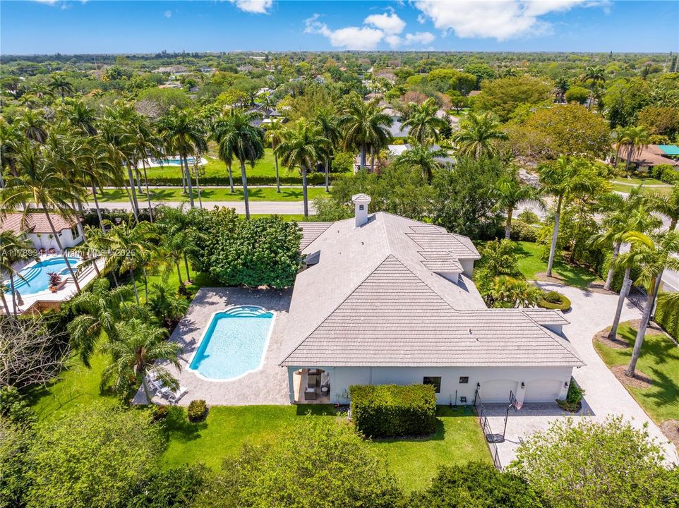 Recently Sold: $3,000,000 (6 beds, 4 baths, 4170 Square Feet)