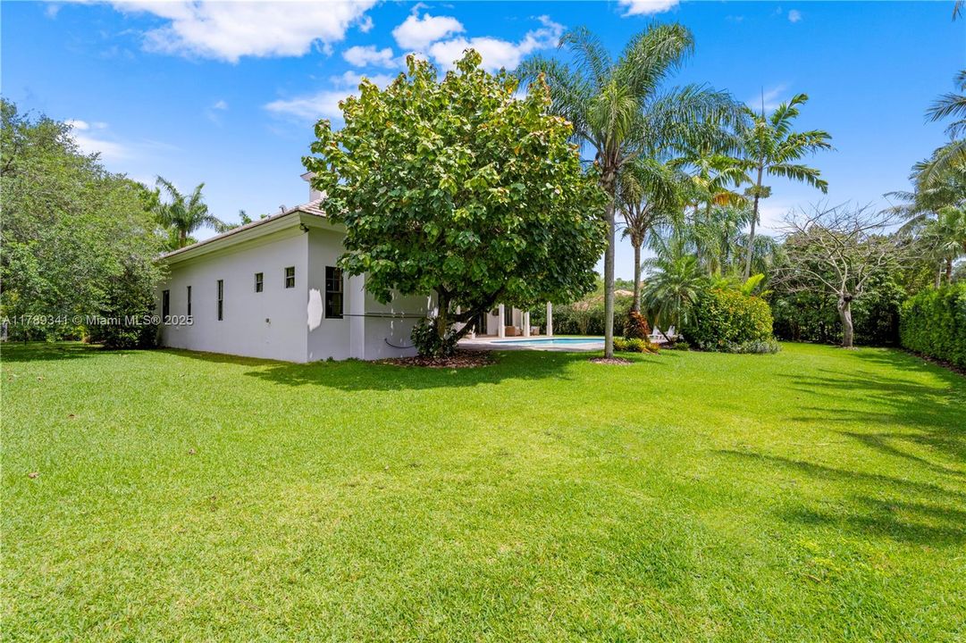 Recently Sold: $3,000,000 (6 beds, 4 baths, 4170 Square Feet)