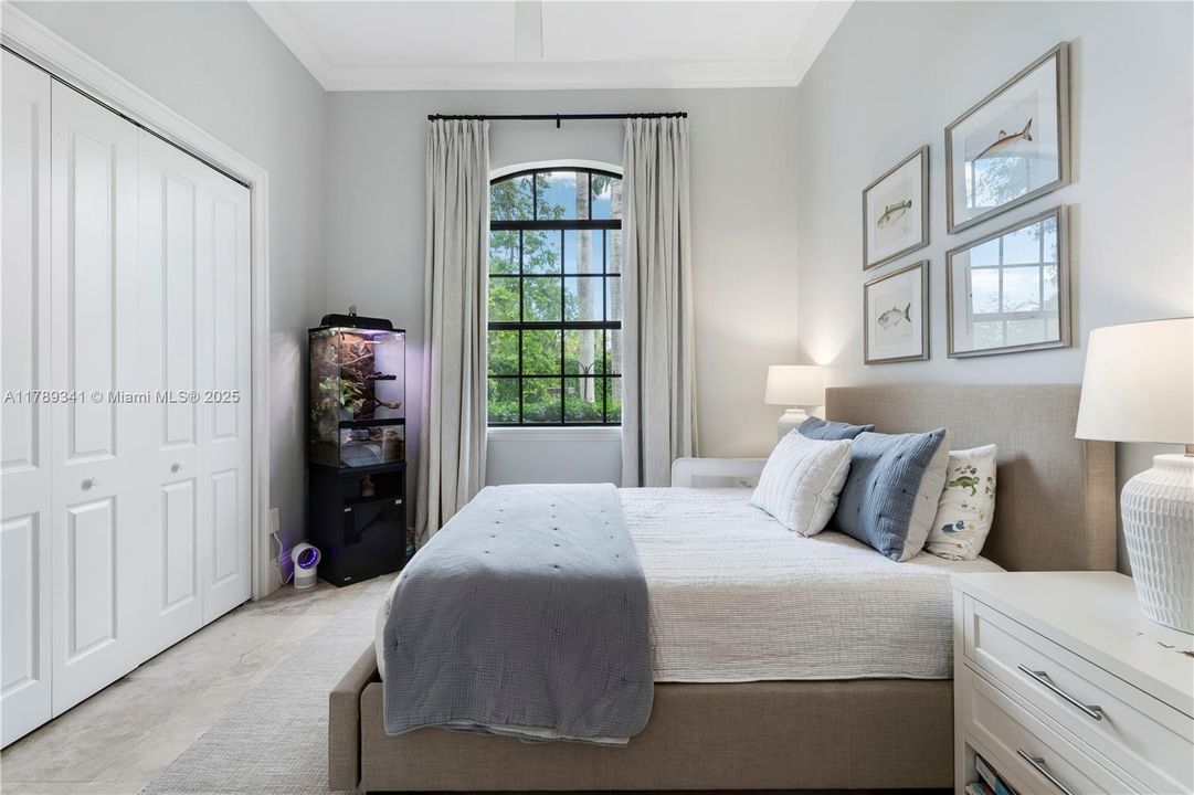 Recently Sold: $3,000,000 (6 beds, 4 baths, 4170 Square Feet)