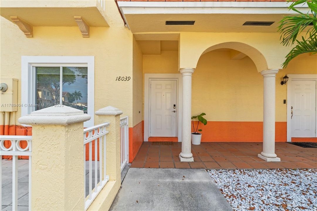 Vendido Recientemente: $410,000 (2 camas, 2 baños, 1150 Pies cuadrados)