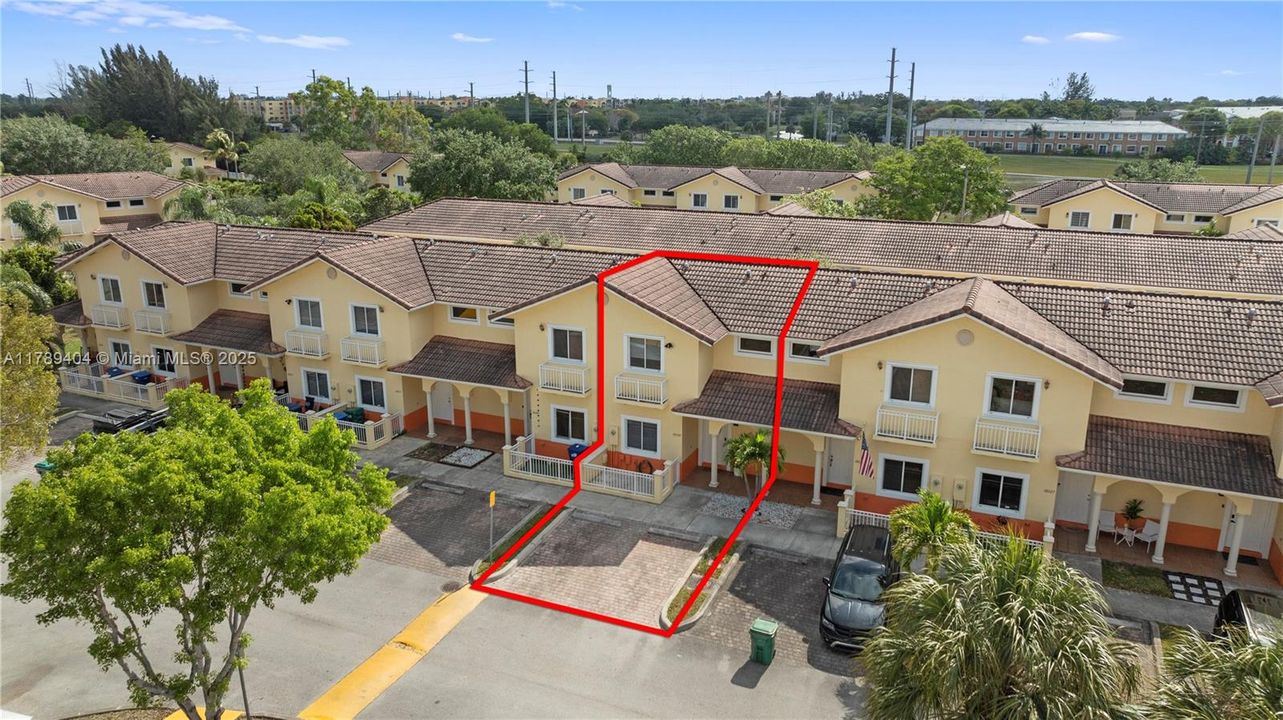 Vendido Recientemente: $410,000 (2 camas, 2 baños, 1150 Pies cuadrados)