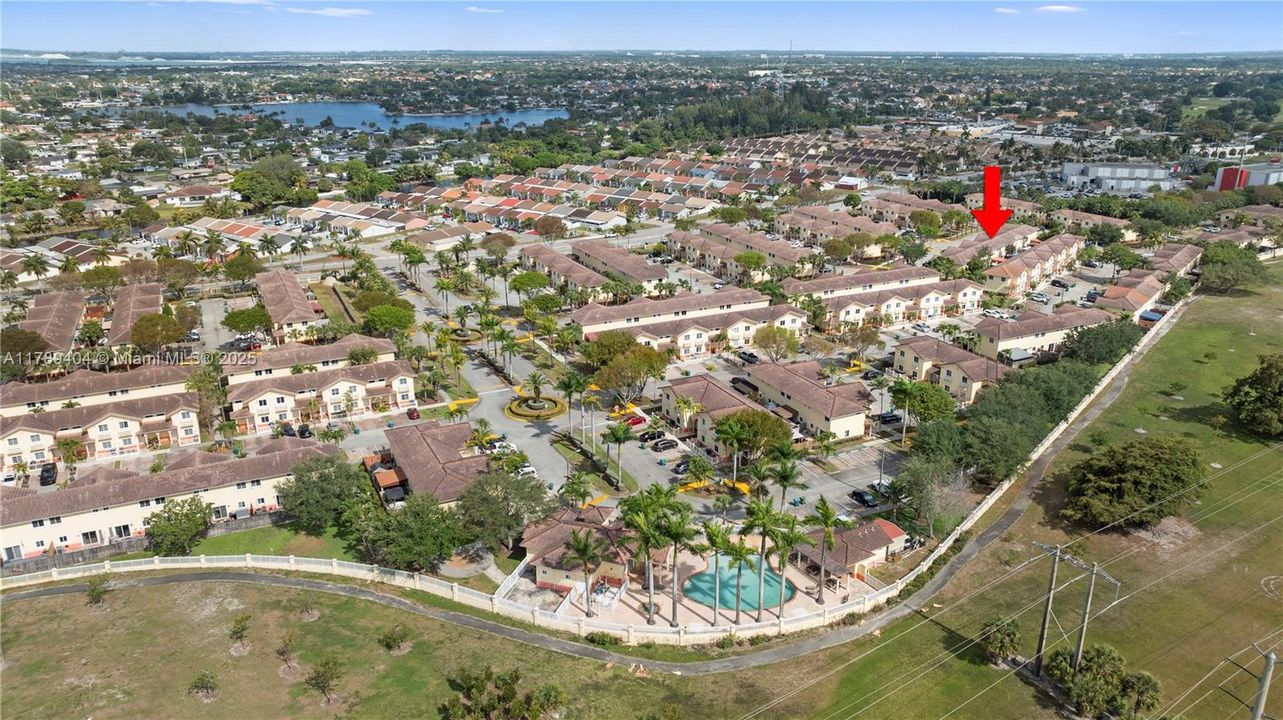 Vendido Recientemente: $410,000 (2 camas, 2 baños, 1150 Pies cuadrados)