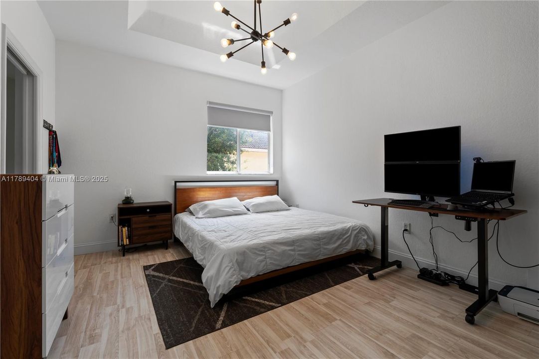 Vendido Recientemente: $410,000 (2 camas, 2 baños, 1150 Pies cuadrados)