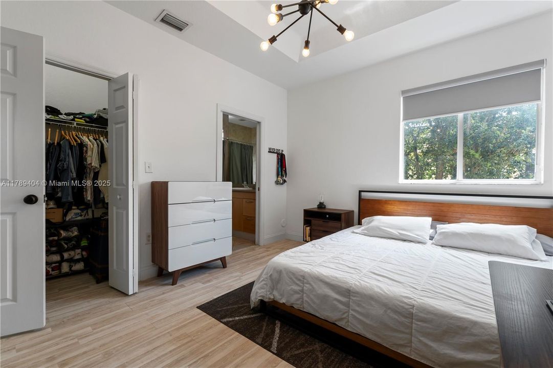 Vendido Recientemente: $410,000 (2 camas, 2 baños, 1150 Pies cuadrados)