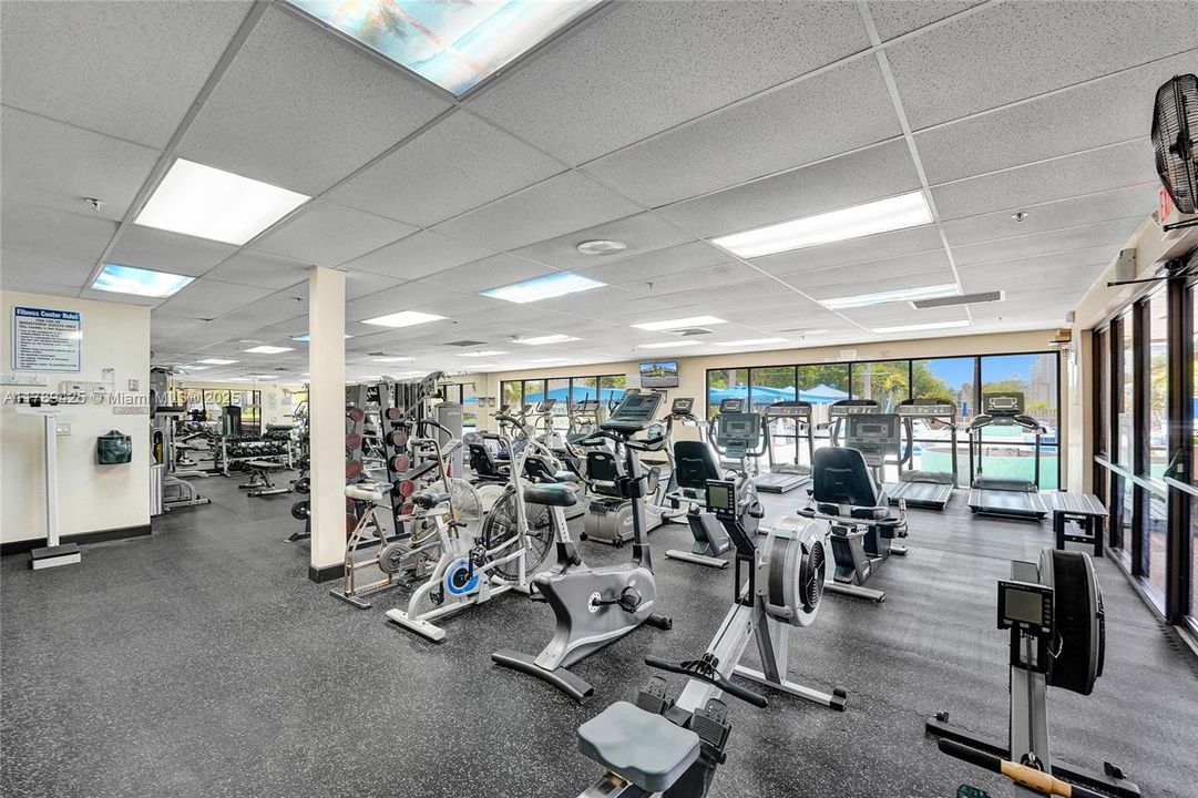 合同活跃: $140,000 (2 贝兹, 2 浴室, 1370 平方英尺)