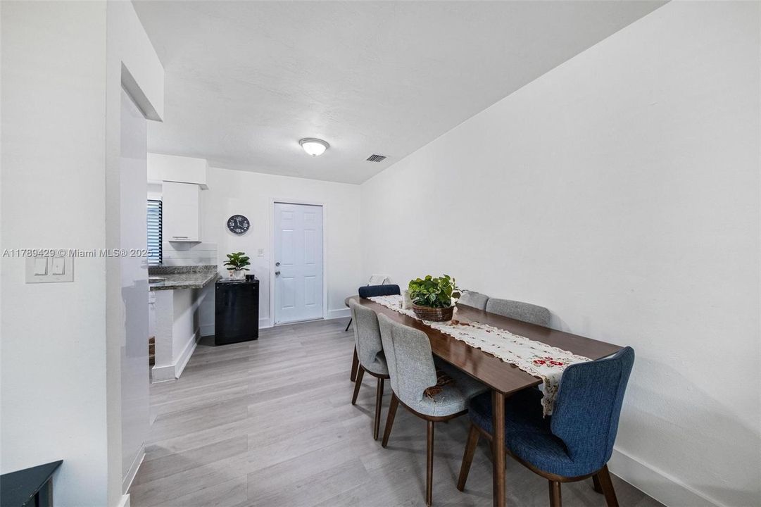 Vendido Recientemente: $2,150,000 (0 camas, 0 baños, 3605 Pies cuadrados)