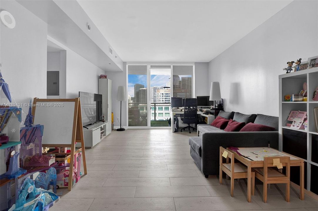 Recently Sold: $459,900 (1 beds, 1 baths, 774 Square Feet)