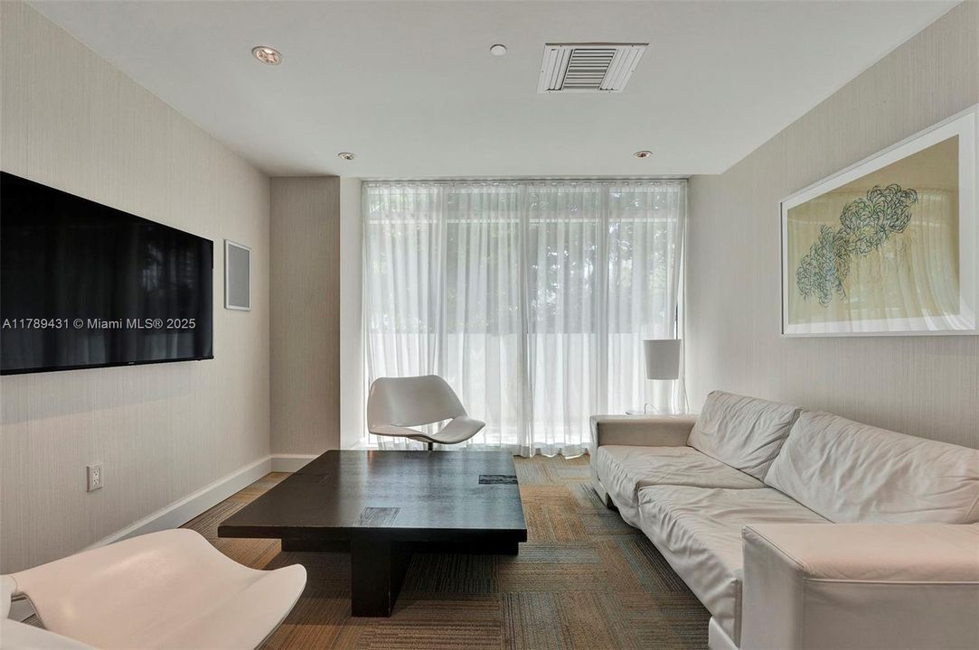 Recently Sold: $459,900 (1 beds, 1 baths, 774 Square Feet)