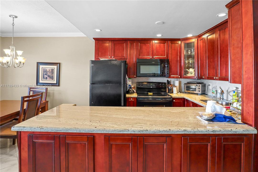 Vendido Recientemente: $142,500 (2 camas, 2 baños, 820 Pies cuadrados)