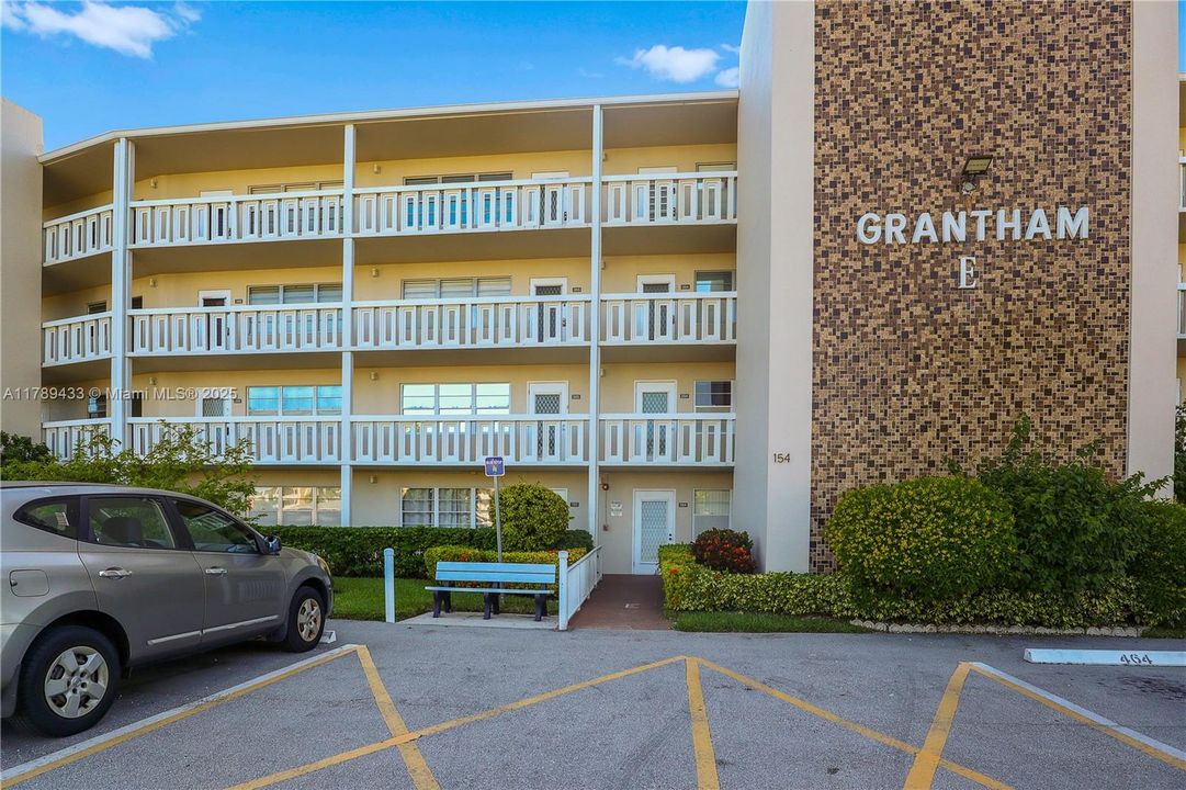 Vendido Recientemente: $142,500 (2 camas, 2 baños, 820 Pies cuadrados)