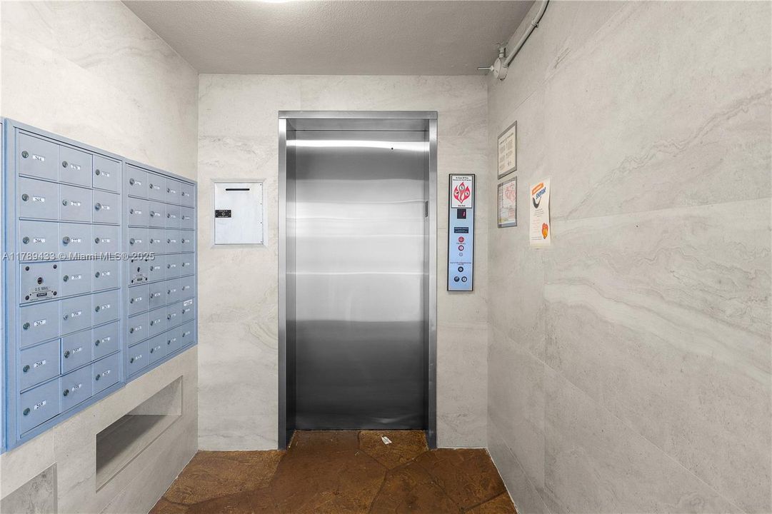 Vendido Recientemente: $142,500 (2 camas, 2 baños, 820 Pies cuadrados)