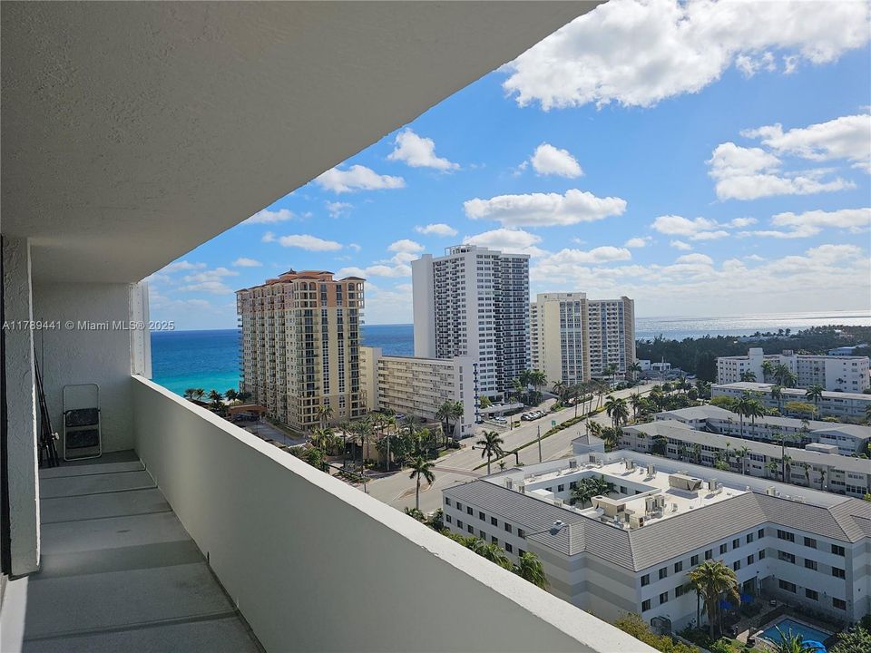 For Sale: $640,000 (2 beds, 2 baths, 1360 Square Feet)