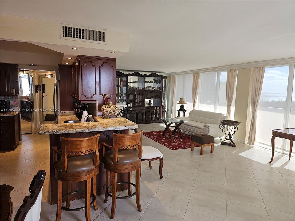 For Sale: $640,000 (2 beds, 2 baths, 1360 Square Feet)