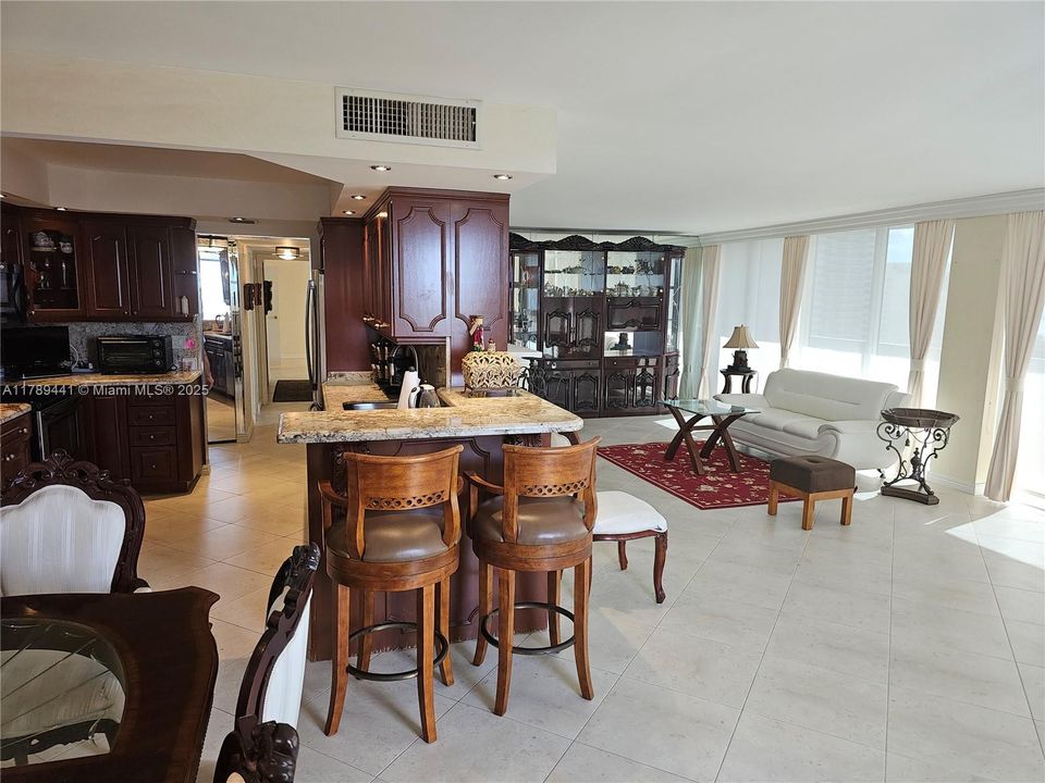 For Sale: $640,000 (2 beds, 2 baths, 1360 Square Feet)