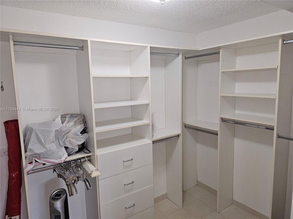 For Sale: $640,000 (2 beds, 2 baths, 1360 Square Feet)