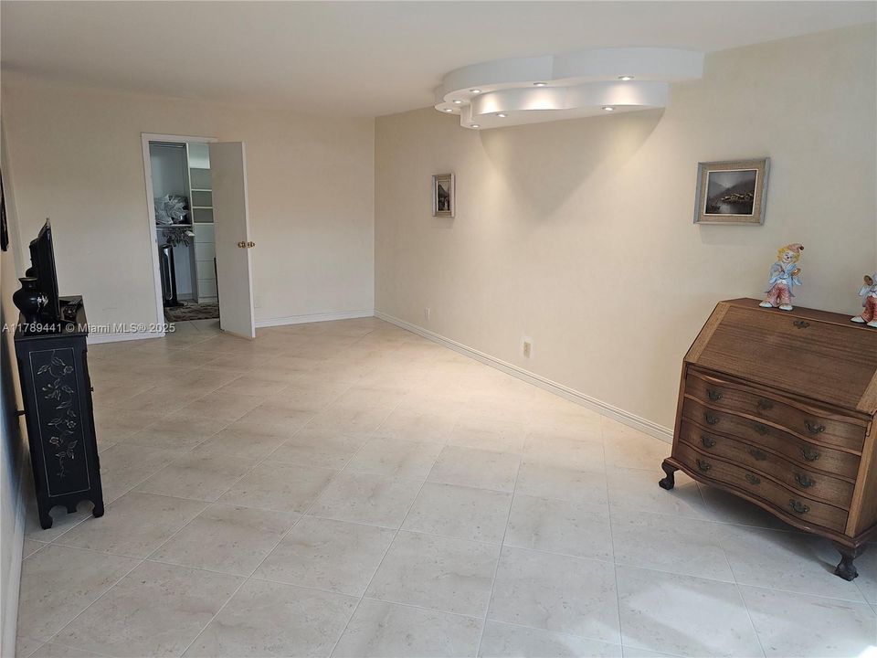 For Sale: $640,000 (2 beds, 2 baths, 1360 Square Feet)