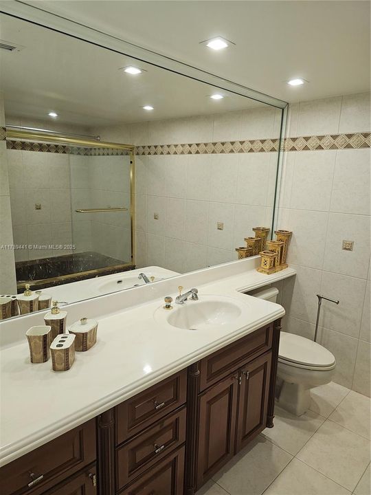 For Sale: $640,000 (2 beds, 2 baths, 1360 Square Feet)